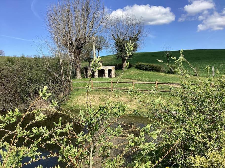 Le Gite De La Fontaine Chiddes Exteriér fotografie